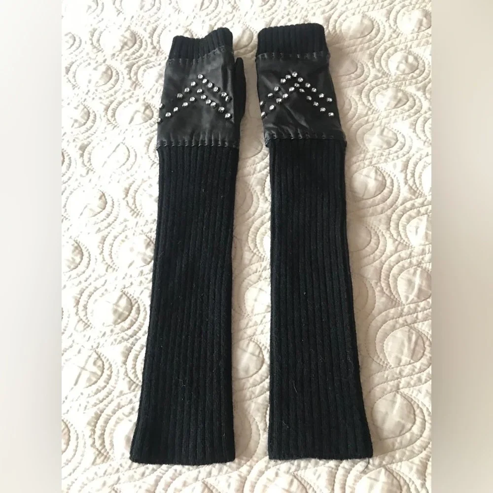 bebe Black Ribbed Knit Arm Warmers Stud Embellishment Glamour Goth Emo Altern